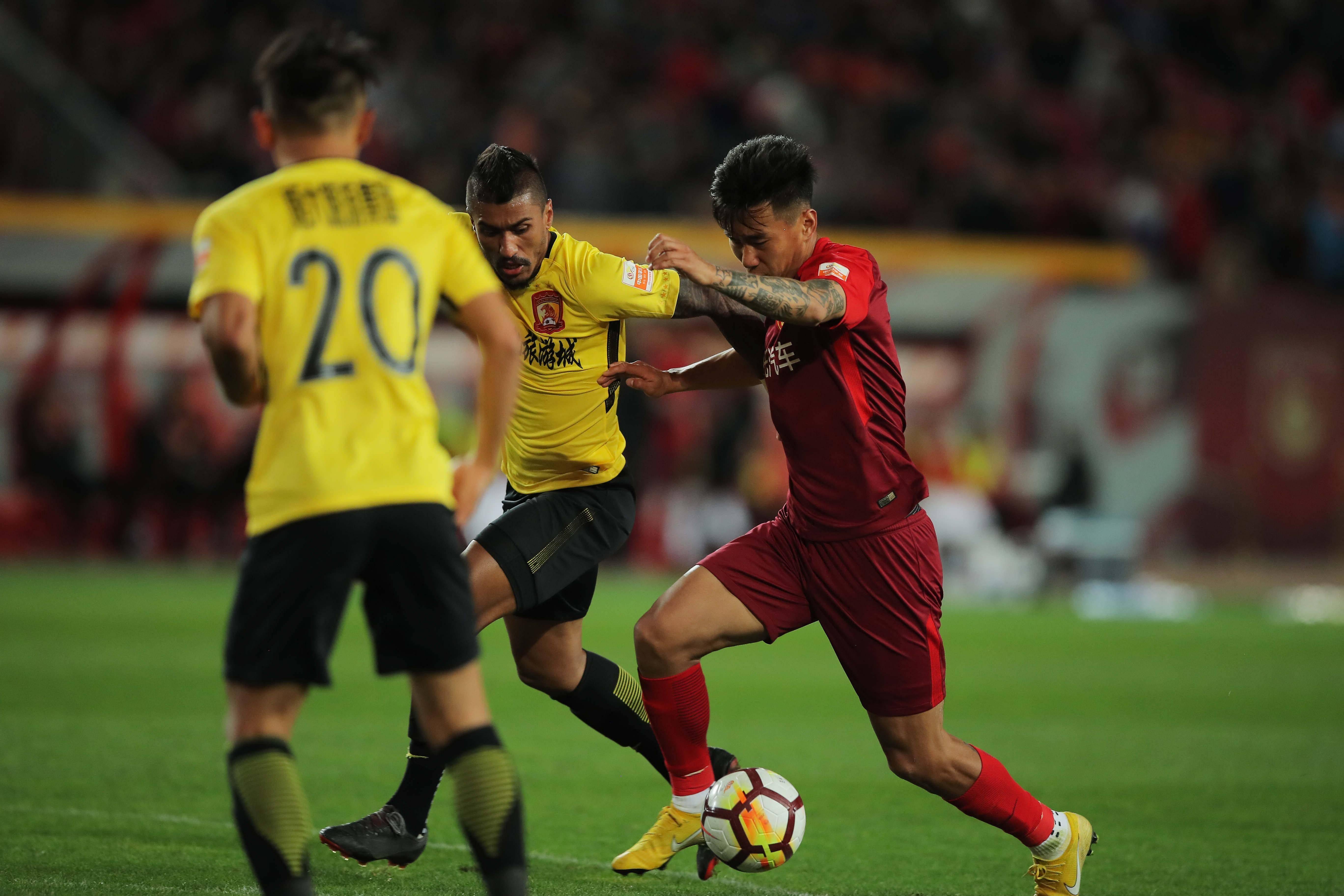 九游体育-冲刺阶段突围战来临，斯图加特围绕中超豪取连胜，赛场秩序良好，临场指挥获称赞的简单介绍